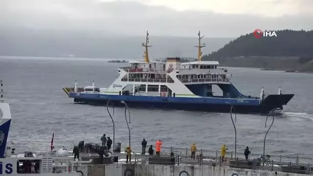 Bozcaada'ya feribot seferleri iptal edildi Bozcaada'ya feribot seferleri iptal edildi