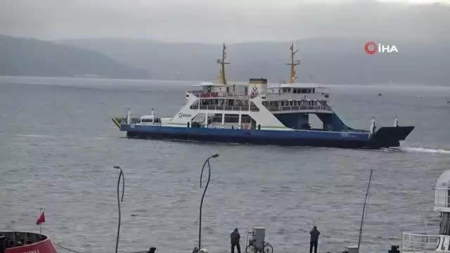 Bozcaada'ya feribot seferleri iptal edildi Bozcaada'ya feribot seferleri iptal edildi