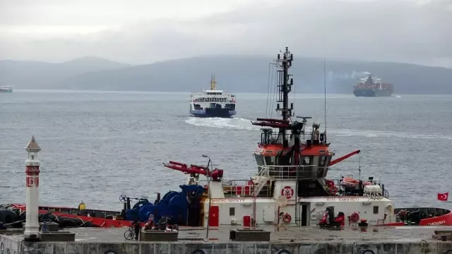 Bozcaada'ya feribot seferleri iptal edildi Bozcaada'ya feribot seferleri iptal edildi