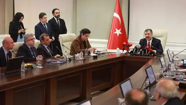 Bugün toplanması beklenen Bilim Kurulu toplantısı ertelendi Bugün toplanması beklenen Bilim Kurulu toplantısı ertelendi