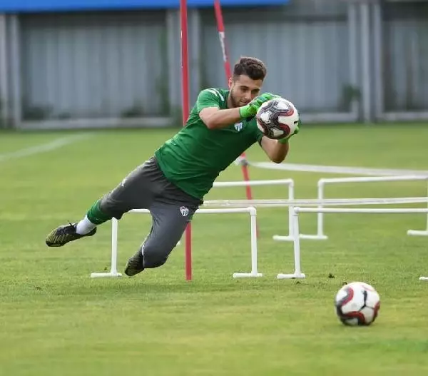 Bursaspor'da yerli kaleci geleneği Bursaspor'da yerli kaleci geleneği
