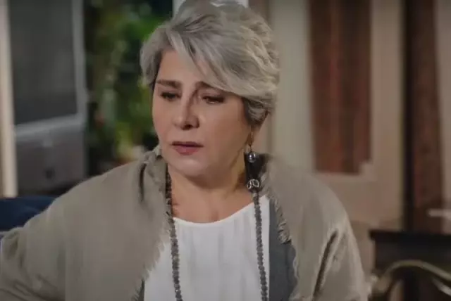 Camdaki Kız Gülcihan kimdir? Camdaki Kız Gülcihan karakterini kim canlandırıyor? Devrim Yakut kimdir? Camdaki Kız Gülcihan kimdir? Camdaki Kız Gülcihan karakterini kim canlandırıyor? Devrim Yakut kimdir?