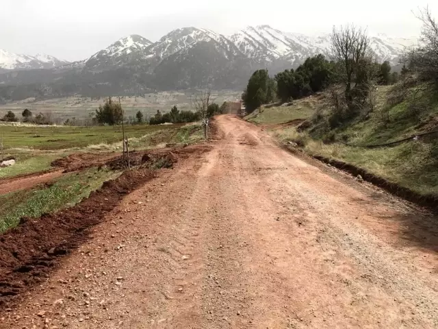 Çameli'de mahallelerde üst yapı çalışmaları devam ediyor Çameli'de mahallelerde üst yapı çalışmaları devam ediyor