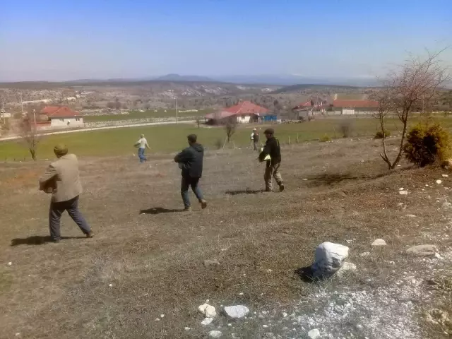 Çavdarhisar'da meralar gübrelendi Çavdarhisar'da meralar gübrelendi
