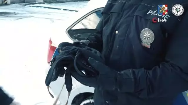 - Çekya'da polise top ve tank teslim edildi - Çekya'da polise top ve tank teslim edildi
