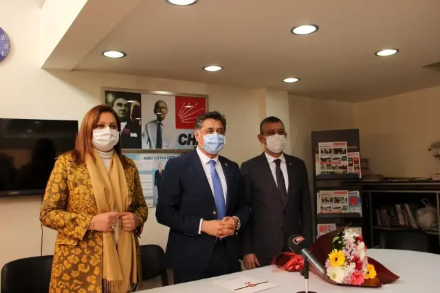 CHP Grup Başkanvekili Özel'den emekli amirallerin bildirisine ilişkin açıklama CHP Grup Başkanvekili Özel'den emekli amirallerin bildirisine ilişkin açıklama