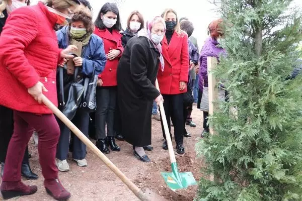 ESKİŞEHİR CHP'Lİ KADINLARIN 'YAŞAM HAK' OTOBÜSÜ ESKİŞEHİR'DE ESKİŞEHİR CHP'Lİ KADINLARIN 'YAŞAM HAK' OTOBÜSÜ ESKİŞEHİR'DE