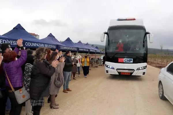ESKİŞEHİR CHP'Lİ KADINLARIN 'YAŞAM HAK' OTOBÜSÜ ESKİŞEHİR'DE ESKİŞEHİR CHP'Lİ KADINLARIN 'YAŞAM HAK' OTOBÜSÜ ESKİŞEHİR'DE
