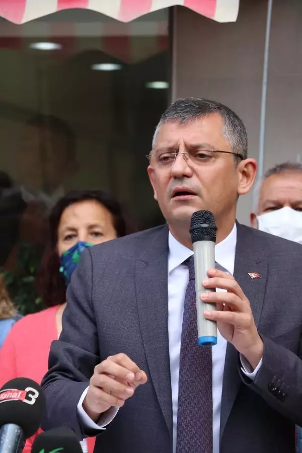 CHP'li Özel'den '104 emekli amiral' açıklaması CHP'li Özel'den '104 emekli amiral' açıklaması