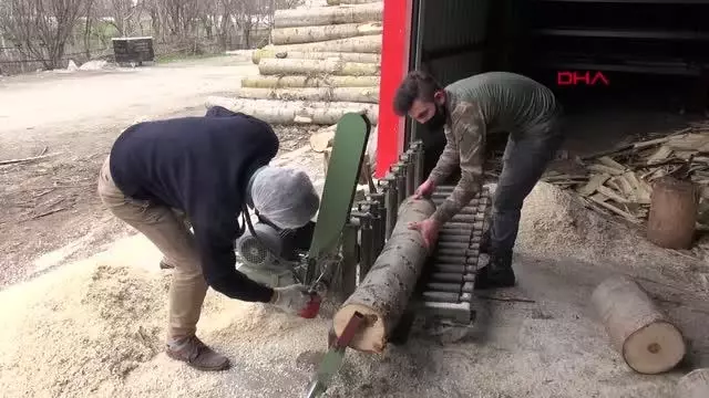 ÇİN'DEN GETİRTİP SATTIĞI AHŞAP KARIŞTIRMA ÇUBUKLARINI, KENDİSİ ÜRETMEYE BAŞLADI ÇİN'DEN GETİRTİP SATTIĞI AHŞAP KARIŞTIRMA ÇUBUKLARINI, KENDİSİ ÜRETMEYE BAŞLADI