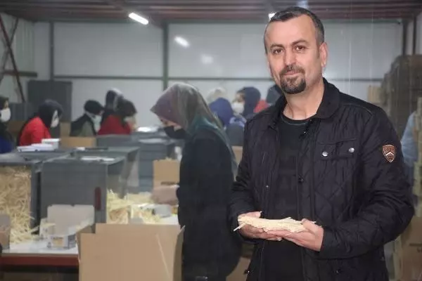 Çin'den getirtip sattığı ahşap karıştırma çubuklarını, kendisi üretmeye başladı Çin'den getirtip sattığı ahşap karıştırma çubuklarını, kendisi üretmeye başladı