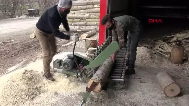 ÇİN'DEN GETİRTİP SATTIĞI AHŞAP KARIŞTIRMA ÇUBUKLARINI, KENDİSİ ÜRETMEYE BAŞLADI ÇİN'DEN GETİRTİP SATTIĞI AHŞAP KARIŞTIRMA ÇUBUKLARINI, KENDİSİ ÜRETMEYE BAŞLADI