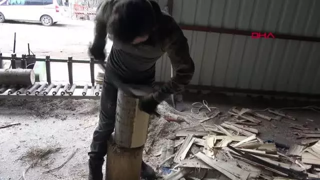 ÇİN'DEN GETİRTİP SATTIĞI AHŞAP KARIŞTIRMA ÇUBUKLARINI, KENDİSİ ÜRETMEYE BAŞLADI ÇİN'DEN GETİRTİP SATTIĞI AHŞAP KARIŞTIRMA ÇUBUKLARINI, KENDİSİ ÜRETMEYE BAŞLADI