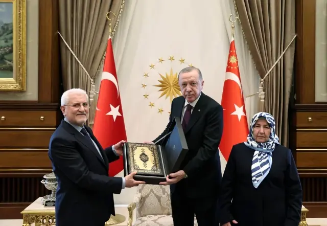 Son dakika haberi! Cumhurbaşkanı Erdoğan, Şehit Savcı Kiraz'ın ailesini kabul etti Son dakika haberi! Cumhurbaşkanı Erdoğan, Şehit Savcı Kiraz'ın ailesini kabul etti
