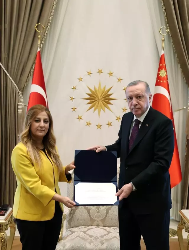 Son dakika haberi! Cumhurbaşkanı Erdoğan, Şehit Savcı Kiraz'ın ailesini kabul etti Son dakika haberi! Cumhurbaşkanı Erdoğan, Şehit Savcı Kiraz'ın ailesini kabul etti