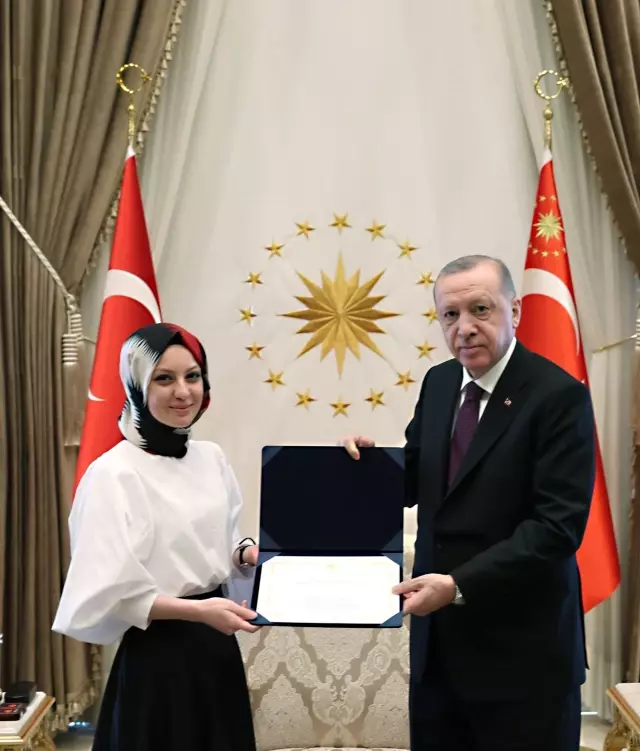 Son dakika haberi! Cumhurbaşkanı Erdoğan, Şehit Savcı Kiraz'ın ailesini kabul etti Son dakika haberi! Cumhurbaşkanı Erdoğan, Şehit Savcı Kiraz'ın ailesini kabul etti
