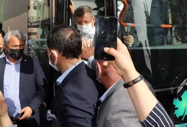 GAZİANTEP DAVUTOĞLU, PARTİSİNİN GAZİANTEP İL BAŞKANLIĞI'NIN AÇILIŞINI YAPTI GAZİANTEP DAVUTOĞLU, PARTİSİNİN GAZİANTEP İL BAŞKANLIĞI'NIN AÇILIŞINI YAPTI