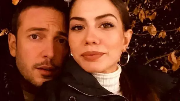 Demet Özdemir şimdilik sanal gelin! Demet Özdemir şimdilik sanal gelin!