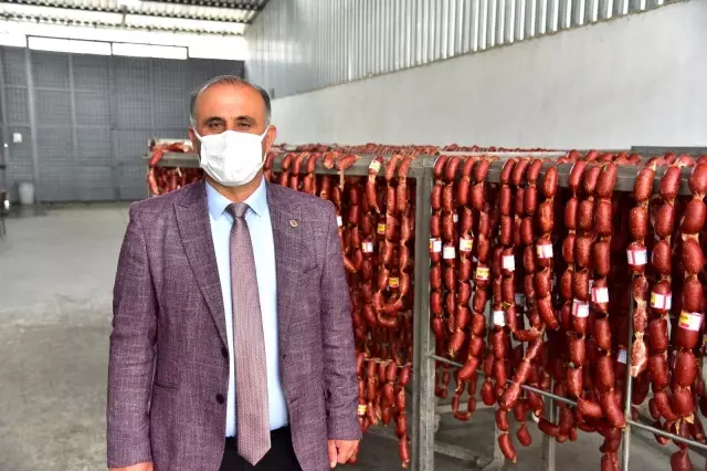 Deve sucuğu da İncirliova ile resmen özdeşleşti Deve sucuğu da İncirliova ile resmen özdeşleşti