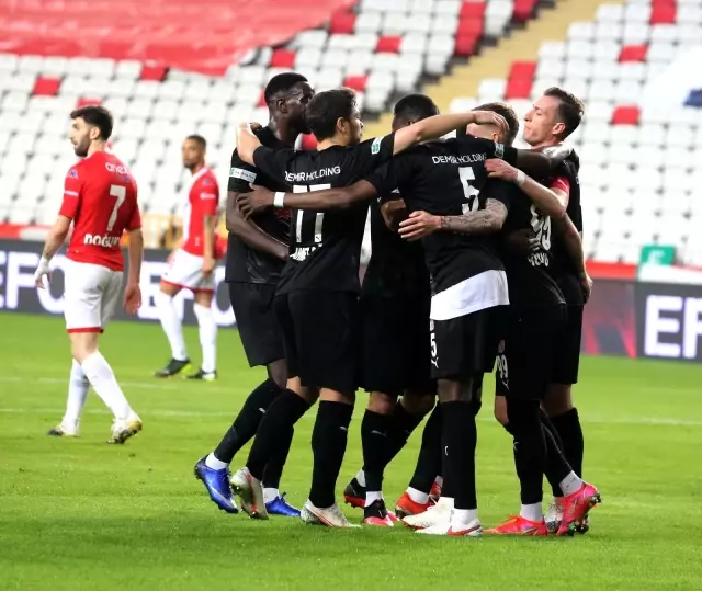 DG Sivasspor'un serisi 10 maça yükseldi DG Sivasspor'un serisi 10 maça yükseldi