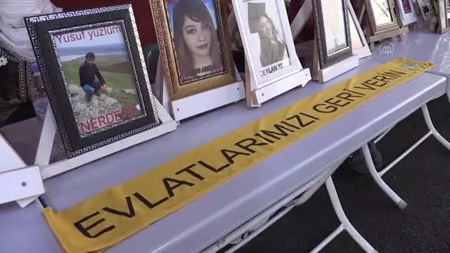 Son dakika haber: Diyarbakır anneleri evlat nöbetini kararlılıkla sürdürüyor Son dakika haber: Diyarbakır anneleri evlat nöbetini kararlılıkla sürdürüyor