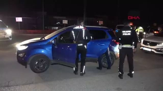 Son dakika haberleri... DÜZCE'DE POLİSİN DENETİMİNDE SİLAH ELE GEÇİRİLDİ Son dakika haberleri... DÜZCE'DE POLİSİN DENETİMİNDE SİLAH ELE GEÇİRİLDİ