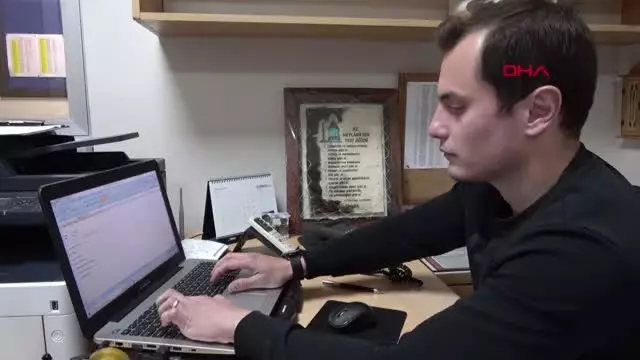 DÜZCE MONTUNU MENDİL SATAN ÇOCUĞA VERDİ; O ANLARI BİR SÜRÜCÜ GÖRÜNTÜLEDİ DÜZCE MONTUNU MENDİL SATAN ÇOCUĞA VERDİ; O ANLARI BİR SÜRÜCÜ GÖRÜNTÜLEDİ