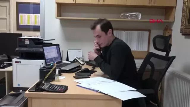 DÜZCE MONTUNU MENDİL SATAN ÇOCUĞA VERDİ; O ANLARI BİR SÜRÜCÜ GÖRÜNTÜLEDİ DÜZCE MONTUNU MENDİL SATAN ÇOCUĞA VERDİ; O ANLARI BİR SÜRÜCÜ GÖRÜNTÜLEDİ