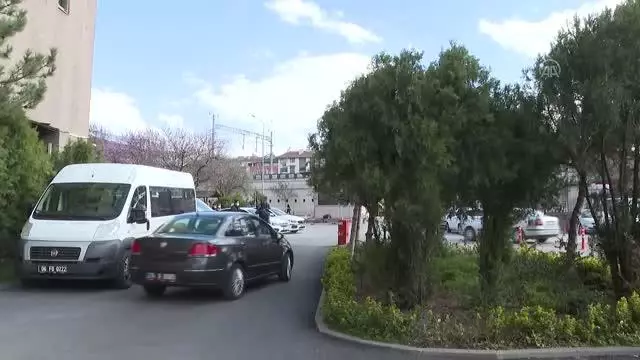Emekli amiraller, gözaltı süresinin uzatılması talebiyle adliyeye sevk oldu Emekli amiraller, gözaltı süresinin uzatılması talebiyle adliyeye sevk oldu