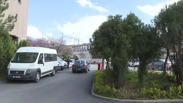 Emekli amiraller, gözaltı süresinin uzatılması talebiyle adliyeye sevk oldu Emekli amiraller, gözaltı süresinin uzatılması talebiyle adliyeye sevk oldu