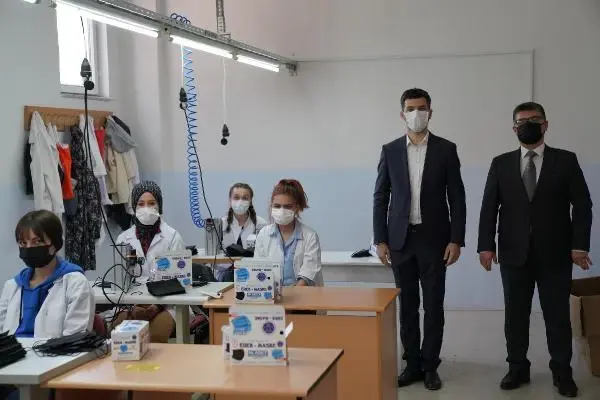 ERBAA'DA, MASKE ÜRETEN OKULA BELEDİYEDEN DESTEK ERBAA'DA, MASKE ÜRETEN OKULA BELEDİYEDEN DESTEK