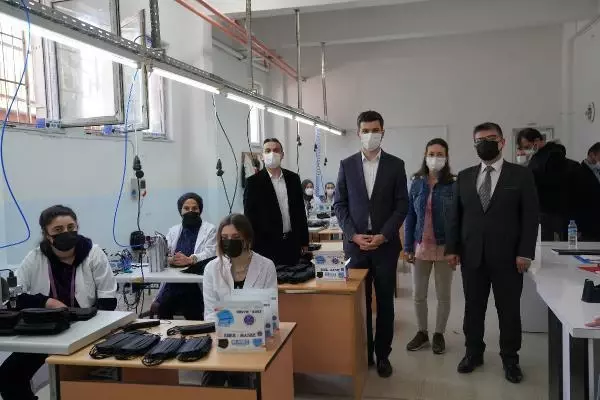 ERBAA'DA, MASKE ÜRETEN OKULA BELEDİYEDEN DESTEK ERBAA'DA, MASKE ÜRETEN OKULA BELEDİYEDEN DESTEK