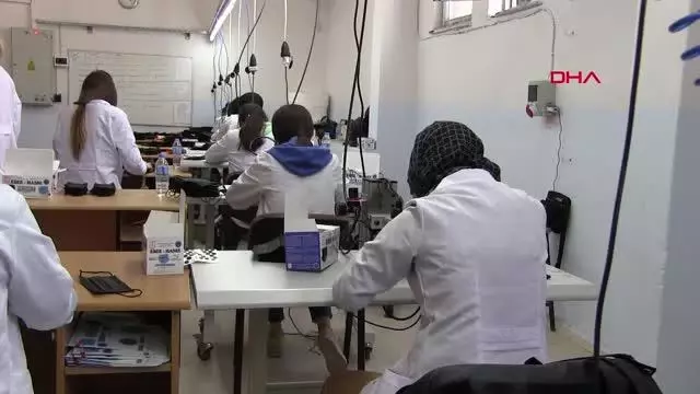ERBAA'DA, MASKE ÜRETEN OKULA BELEDİYEDEN DESTEK ERBAA'DA, MASKE ÜRETEN OKULA BELEDİYEDEN DESTEK