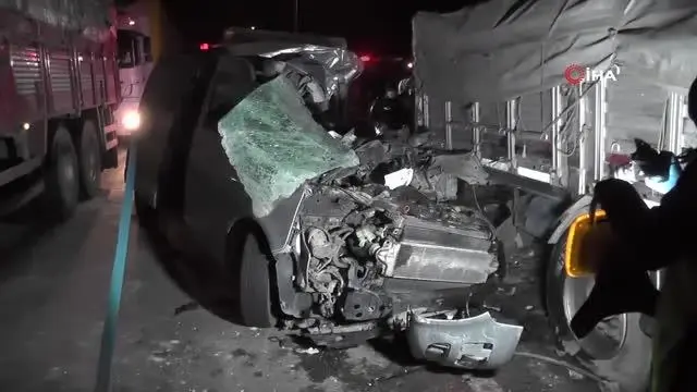 Son dakika! Ereğli'de minibüs tıra arkadan çarptı: 1 ölü Son dakika! Ereğli'de minibüs tıra arkadan çarptı: 1 ölü