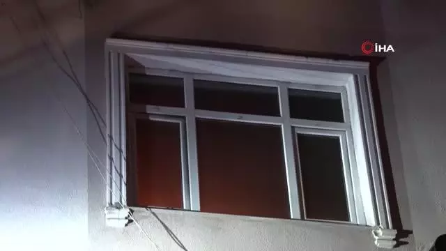 Esenler'de ocakta unutulan yemek evi yaktı Esenler'de ocakta unutulan yemek evi yaktı