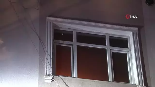 Esenler'de ocakta unutulan yemek evi yaktı Esenler'de ocakta unutulan yemek evi yaktı