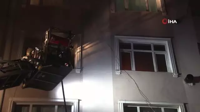 Esenler'de ocakta unutulan yemek evi yaktı Esenler'de ocakta unutulan yemek evi yaktı