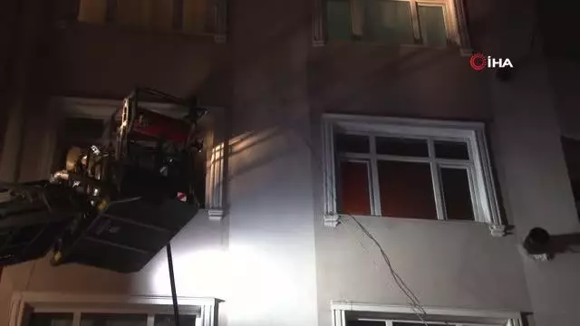 Esenler'de ocakta unutulan yemek evi yaktı Esenler'de ocakta unutulan yemek evi yaktı