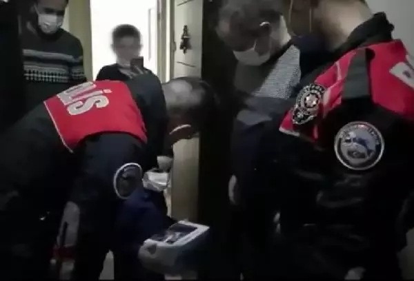 Son dakika haberi: ESENYURT'TA 5 YAŞINDAKİ SERDAR'A POLİSTEN DOĞUM GÜNÜ SÜRPRİZİ Son dakika haberi: ESENYURT'TA 5 YAŞINDAKİ SERDAR'A POLİSTEN DOĞUM GÜNÜ SÜRPRİZİ