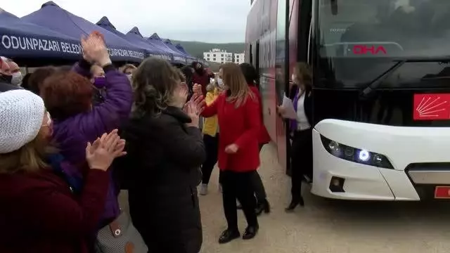 ESKİŞEHİR CHP'Lİ KADINLARIN 'YAŞAM HAK' OTOBÜSÜ ESKİŞEHİR'DE ESKİŞEHİR CHP'Lİ KADINLARIN 'YAŞAM HAK' OTOBÜSÜ ESKİŞEHİR'DE