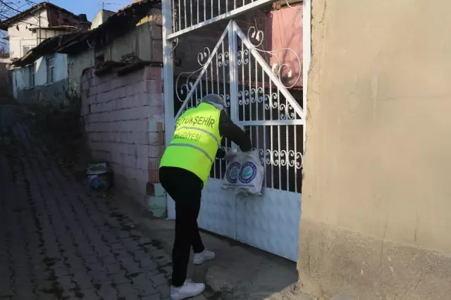 Eskişehir'de hastalara yönelik sıcak yemek desteği aralıksız sürüyor Eskişehir'de hastalara yönelik sıcak yemek desteği aralıksız sürüyor