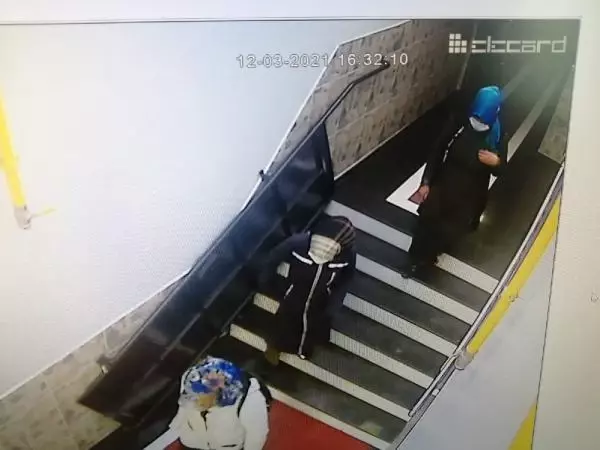 Evden hırsızlık yapan 5 kadından 1'i balkondan atladı, beli kırıldı Evden hırsızlık yapan 5 kadından 1'i balkondan atladı, beli kırıldı
