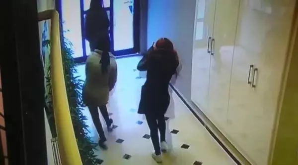 Evden hırsızlık yapan 5 kadından 1'i balkondan atladı, beli kırıldı Evden hırsızlık yapan 5 kadından 1'i balkondan atladı, beli kırıldı