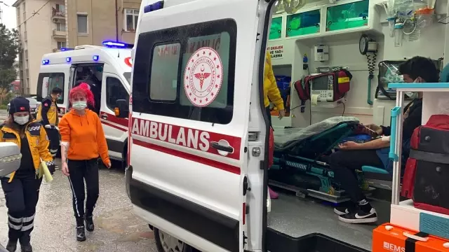 Son dakika haber! Evlerinde çıkan yangında zehirlendiler: 4 saat sonra fenalaşıp hastaneye kaldırıldılar Son dakika haber! Evlerinde çıkan yangında zehirlendiler: 4 saat sonra fenalaşıp hastaneye kaldırıldılar