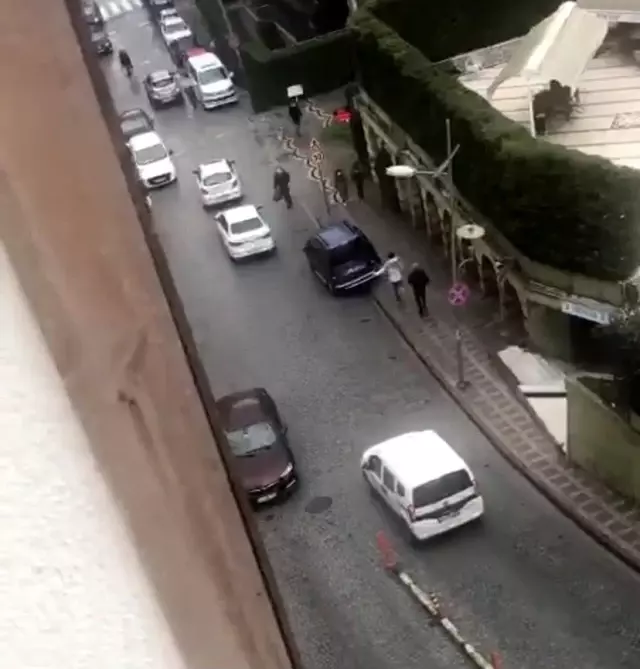 Eyüpsultan'da silahlı çatışma anı kamerada Eyüpsultan'da silahlı çatışma anı kamerada