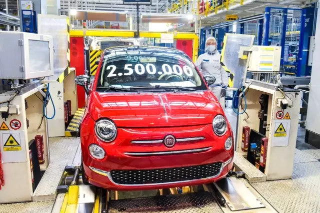 Fiat 500 2,5 milyon üretim adedine ulaştı Fiat 500 2,5 milyon üretim adedine ulaştı