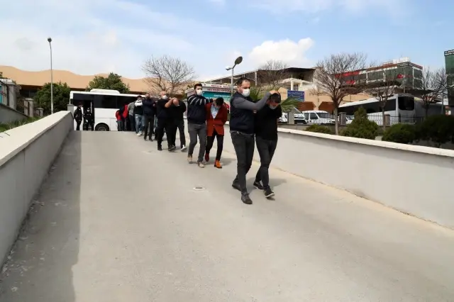 Son dakika haberleri... Galerideki kanlı saldırı kamerada Son dakika haberleri... Galerideki kanlı saldırı kamerada