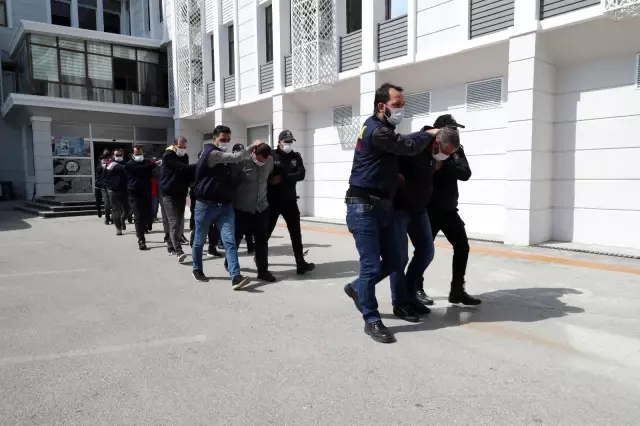 Son dakika haberleri... Galerideki kanlı saldırı kamerada Son dakika haberleri... Galerideki kanlı saldırı kamerada
