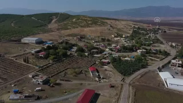 GAZİANTEP - Bir mahalle Kovid-19 tedbirleri kapsamında karantinaya alındı GAZİANTEP - Bir mahalle Kovid-19 tedbirleri kapsamında karantinaya alındı
