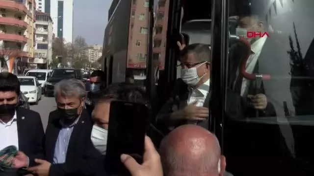 GAZİANTEP DAVUTOĞLU, PARTİSİNİN GAZİANTEP İL BAŞKANLIĞI'NIN AÇILIŞINI YAPTI GAZİANTEP DAVUTOĞLU, PARTİSİNİN GAZİANTEP İL BAŞKANLIĞI'NIN AÇILIŞINI YAPTI